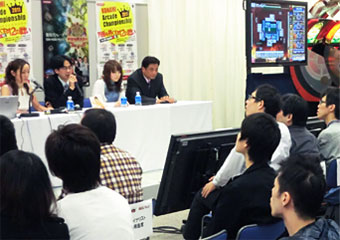 日本将棋連盟所属プロ棋士の解説も加わり、会場は大いに盛り上がりました。